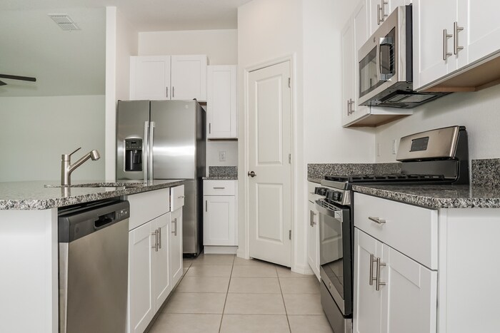 Building Photo - 4014 84th Ct E