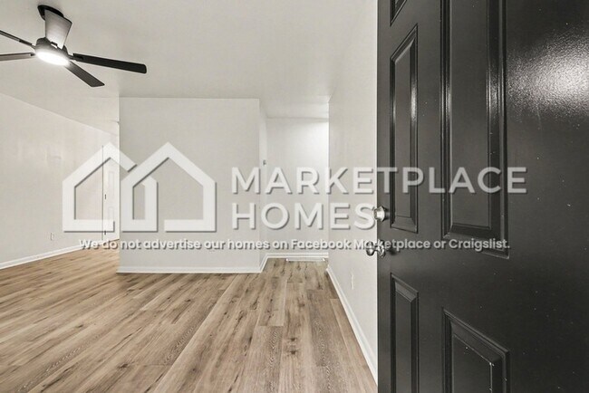 Building Photo - 3713 Stanford Cir