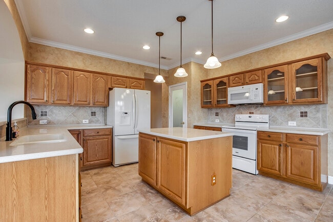 Building Photo - 211 Todaly Cir