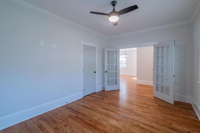 Building Photo - 1005 State St