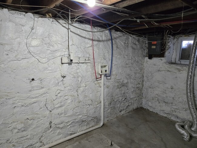 Building Photo - 5622 Wayne Ave