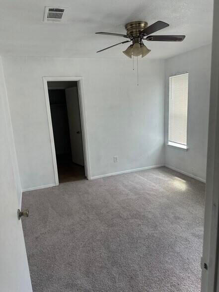 Building Photo - 1205 Dawson Cir