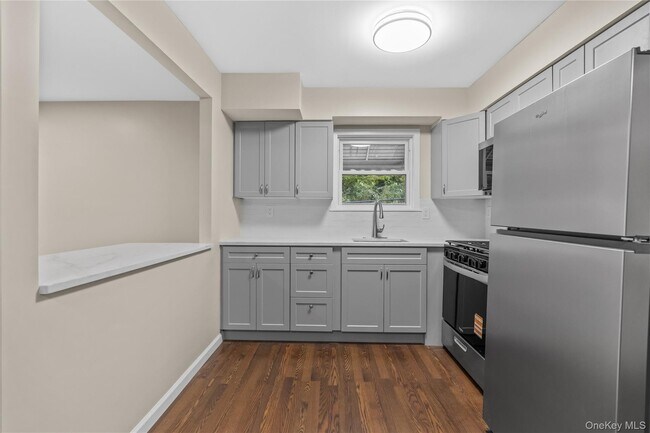 Building Photo - 401 Olmstead Ave