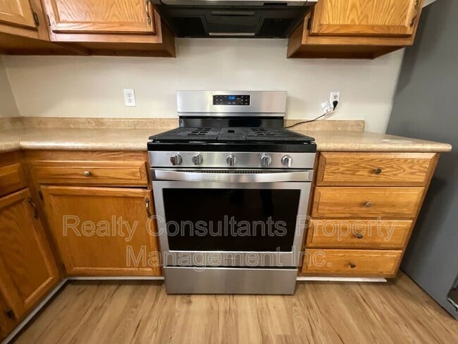 Building Photo - 600 Summerwalk Rd