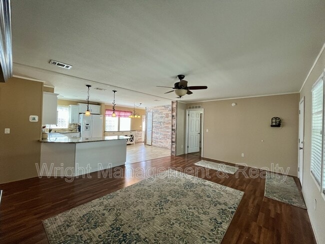 Building Photo - 38055 Woodgate Ln