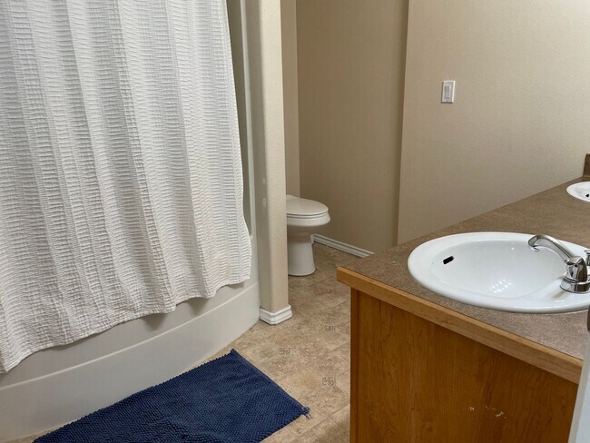 Building Photo - Beautiful Updated Nampa Home!