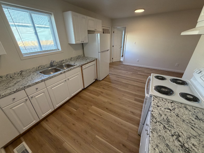 Building Photo - 1710 Challis Dr