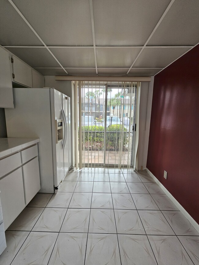 Building Photo - 4140 Looking Glass Ln