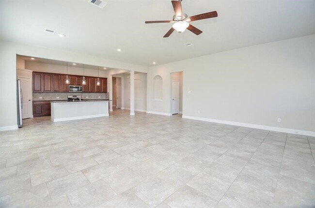 Building Photo - 19202 Presa Canyon Dr