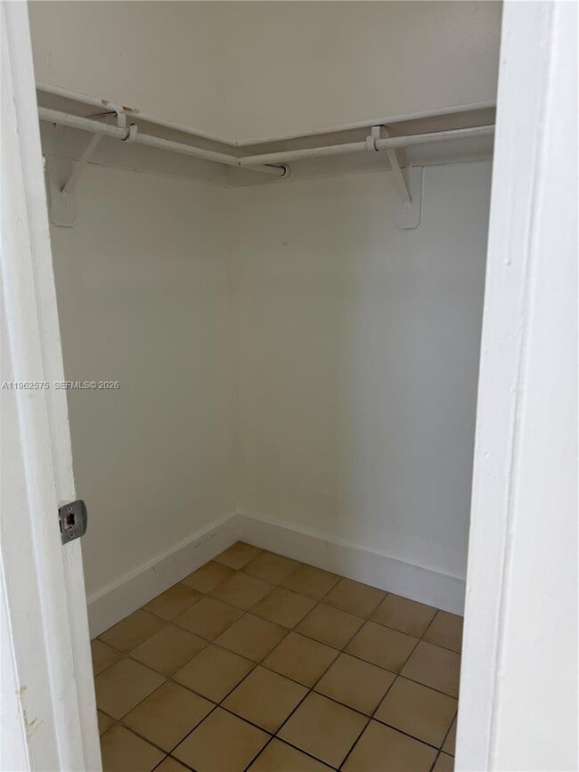 Building Photo - 6190 W 19th Ave