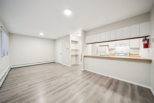 Building Photo - 1046 W 26th Ave