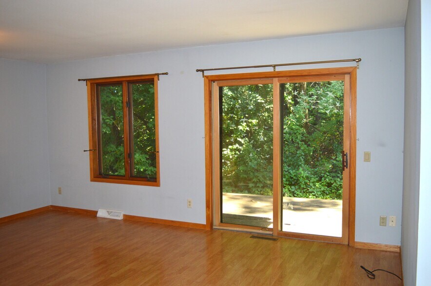 Building Photo - 143 Ponwood Cir