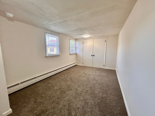 Building Photo - 3 Bedroom Ephrata Home with Garage!