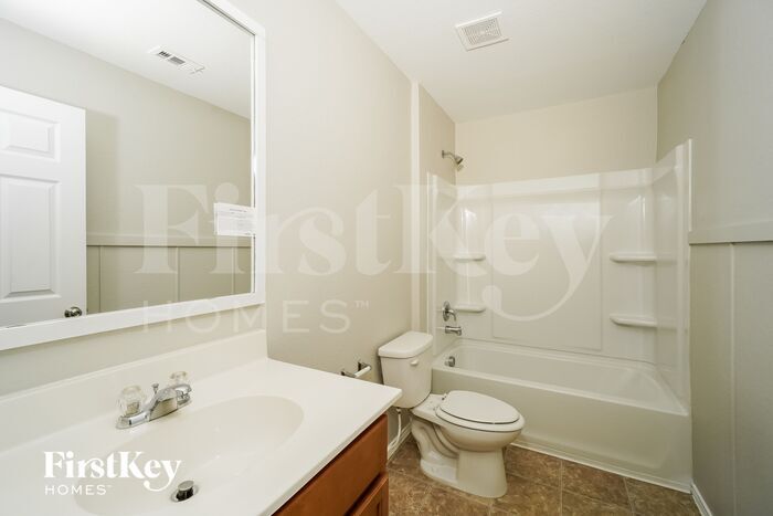 Building Photo - 175 Elderberry
