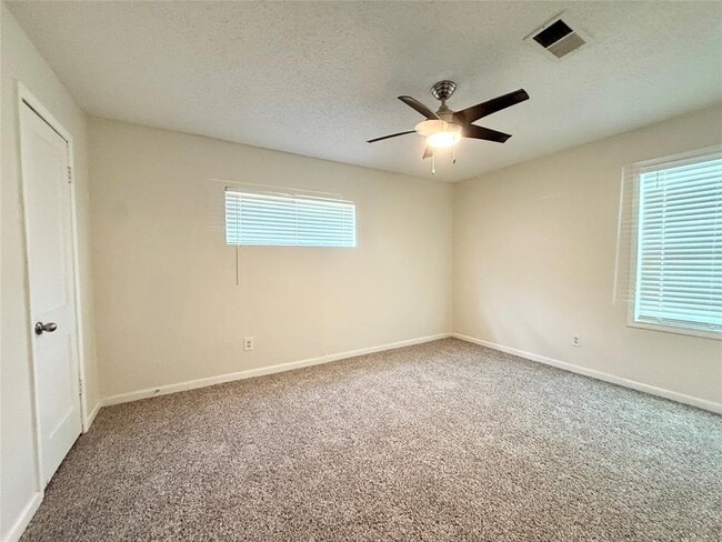 Building Photo - 5946 Southmont St