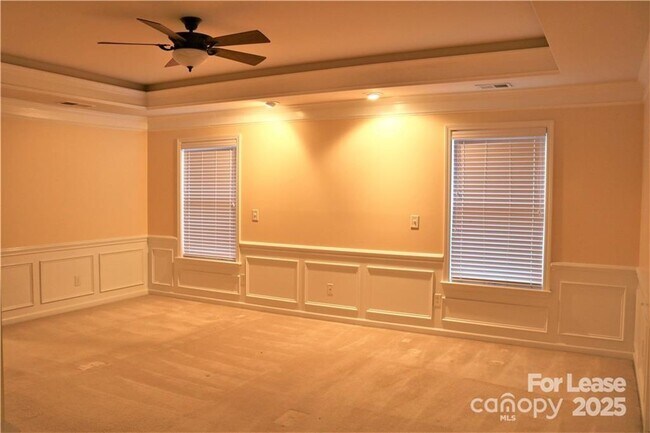 Building Photo - 913 Lillieshall Rd