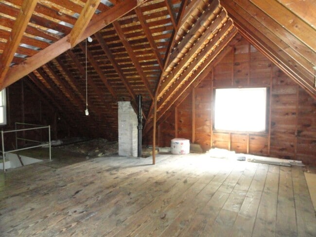 Building Photo - 1209 S W Ave