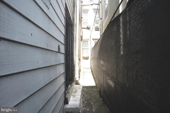 Building Photo - 418 Harlan St
