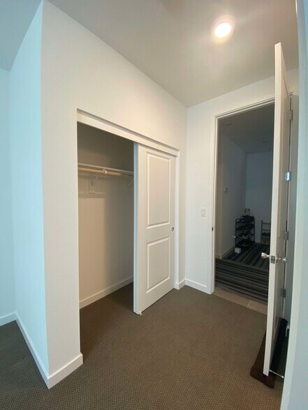 Building Photo - 5900 Dublin Blvd