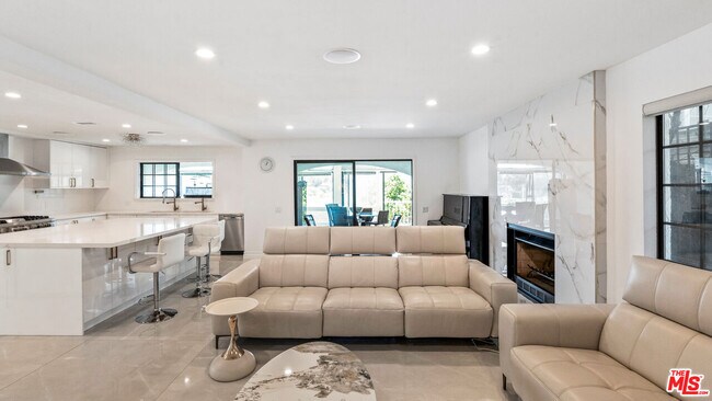 Building Photo - 359 Dalkeith Ave