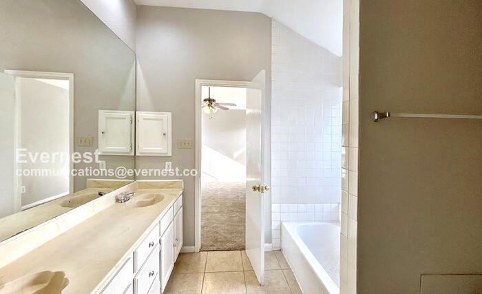 Building Photo - 19427 Bristlestar Dr