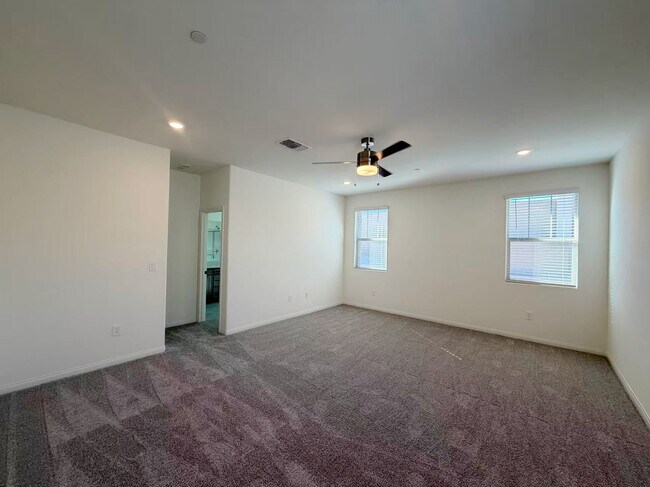 Building Photo - 519 La Vis Acrs Ln