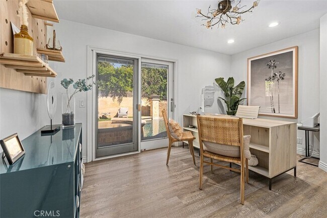 Building Photo - 600 Cliff Dr