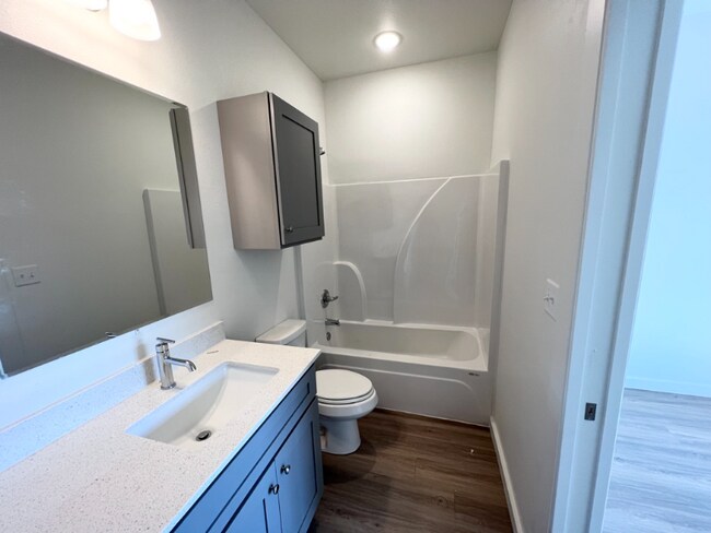 Building Photo - 5527 Itasca St