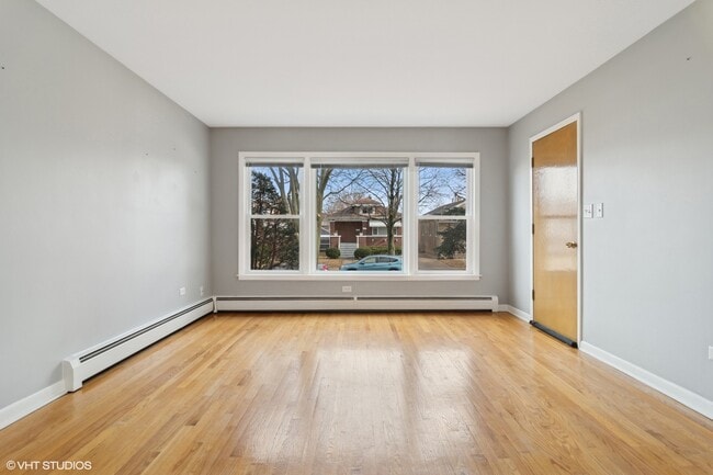 Building Photo - 1600 N 17th Ave