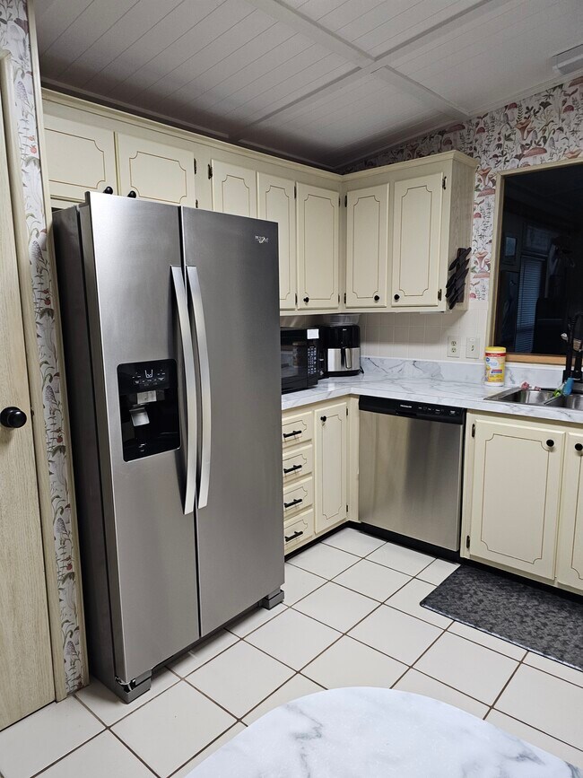 Building Photo - 1246 N Indies Cir