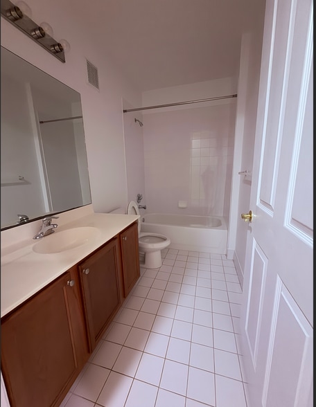 Building Photo - 10280 SW Stephanie Way