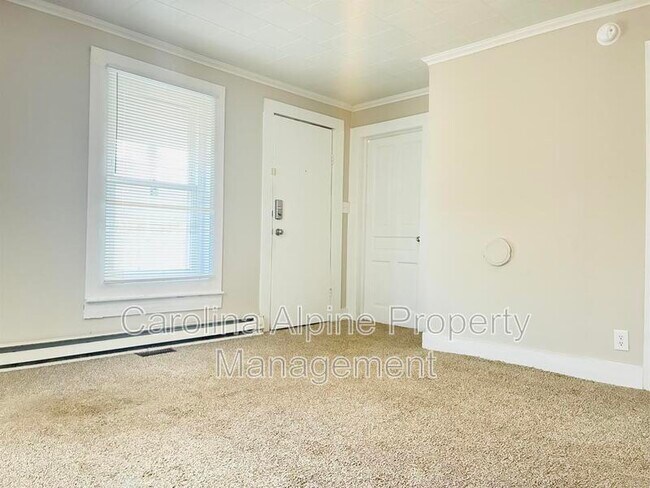 Building Photo - 708 Legrand St