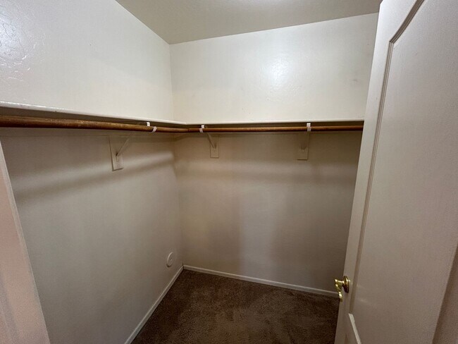 Building Photo - 13026 W Modesto Dr