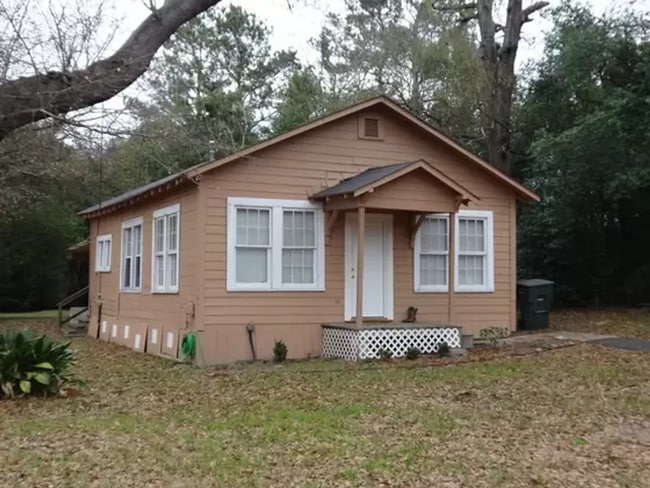 Primary Photo - 2 Bedroom House Available