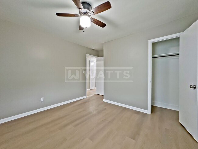 Building Photo - 559 63rd St S