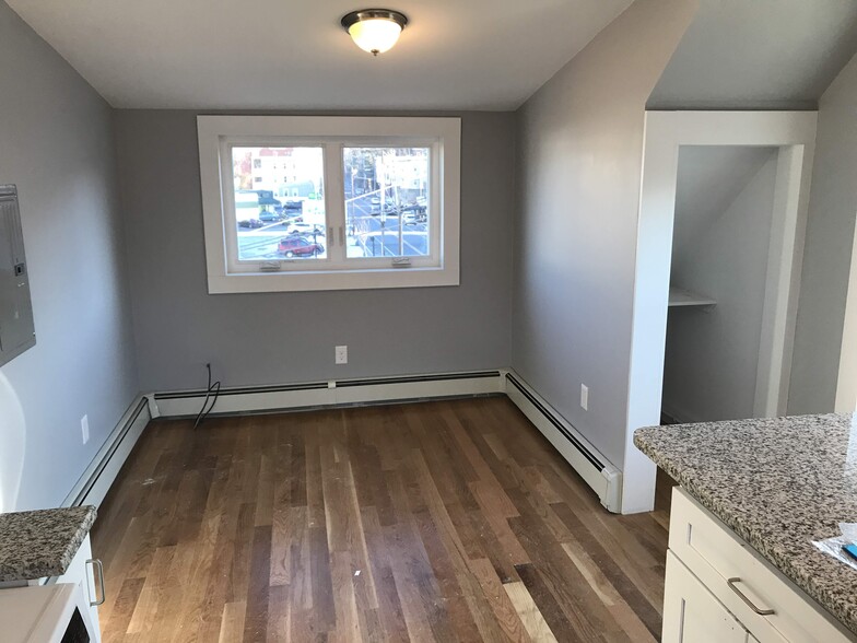 Building Photo - 289 Beacon St