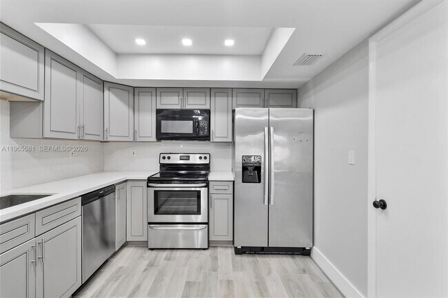 Building Photo - 48 Matador Ln