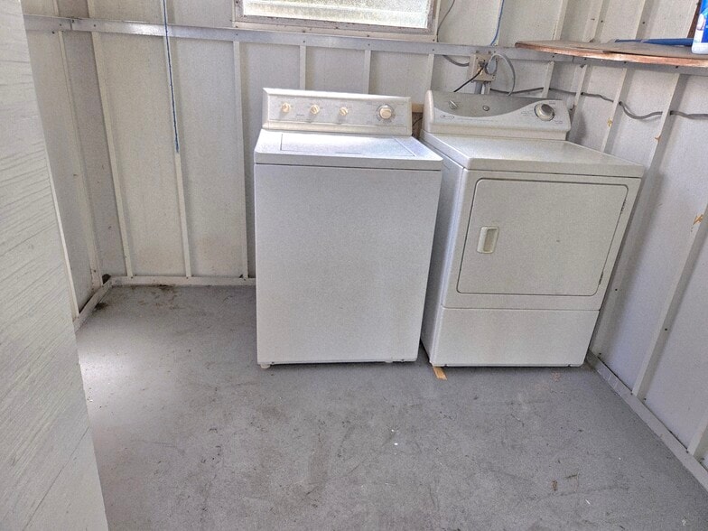 Building Photo - 2050 SW 83rd Ter