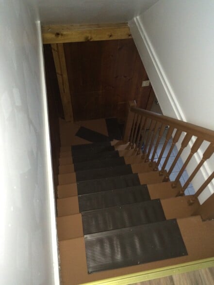 Building Photo - 401 E Ryan Rd