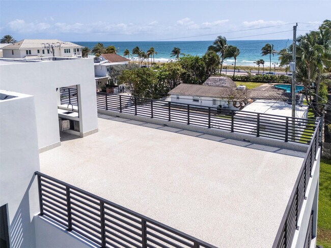 Building Photo - 3320 NE 17th St