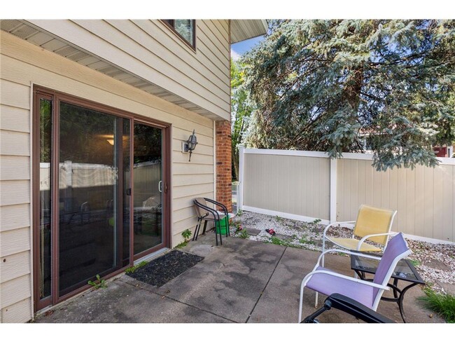 Building Photo - 2265 Oregon Ct