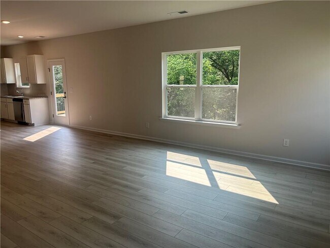 Building Photo - 1083 Lyndhurst Ln
