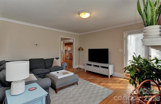 Building Photo - 1308 Mockingbird Ln