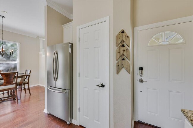 Building Photo - 15316 Oklahoma St