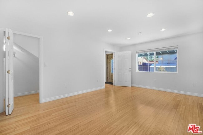 Building Photo - 741 N Las Palmas Ave