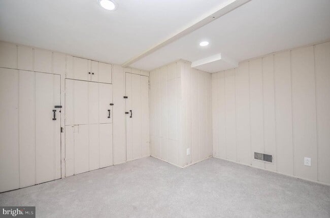 Building Photo - 9107 Lindale Dr