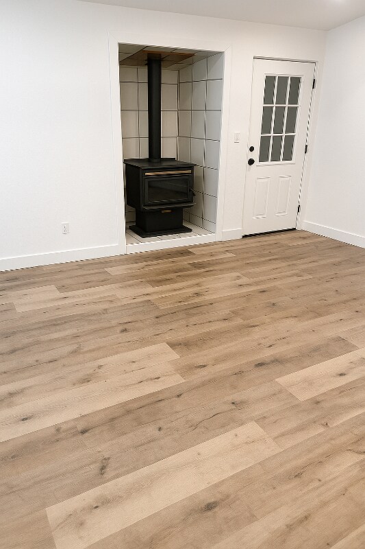 Building Photo - 858 E White Mountain Blvd