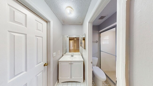 Building Photo - 3 Bed / 2 Bath Home In Deltona Available NOW!!