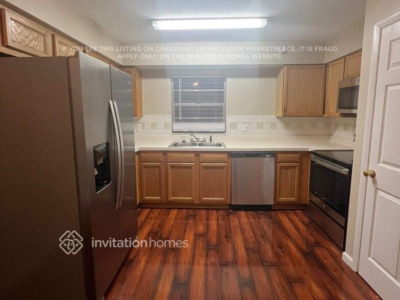 Building Photo - 341 Santiago Ct