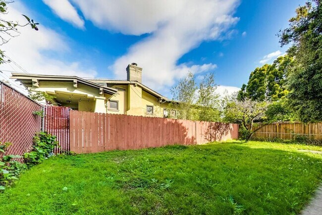 Building Photo - 5492 Ruth Ave